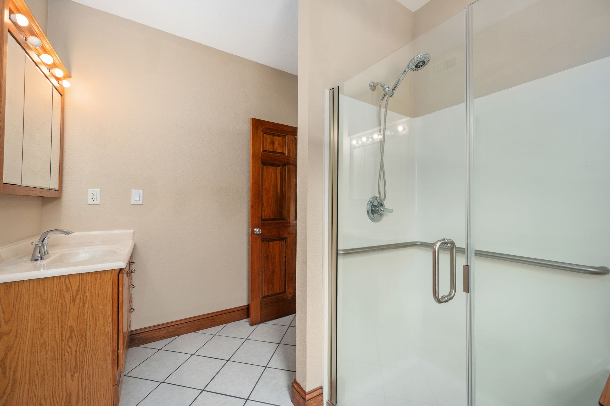 27197-Jackson-Rd-BL-BR1-Private-Bath-V2