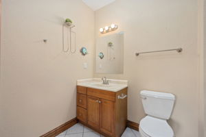 27197-Jackson-Rd-ML-BR5-Private-Bath