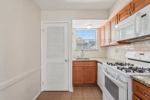272-276 Walnut St 21G-S2607-019.jpg