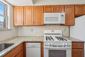 272-276 Walnut St 21G-S2607-023.jpg