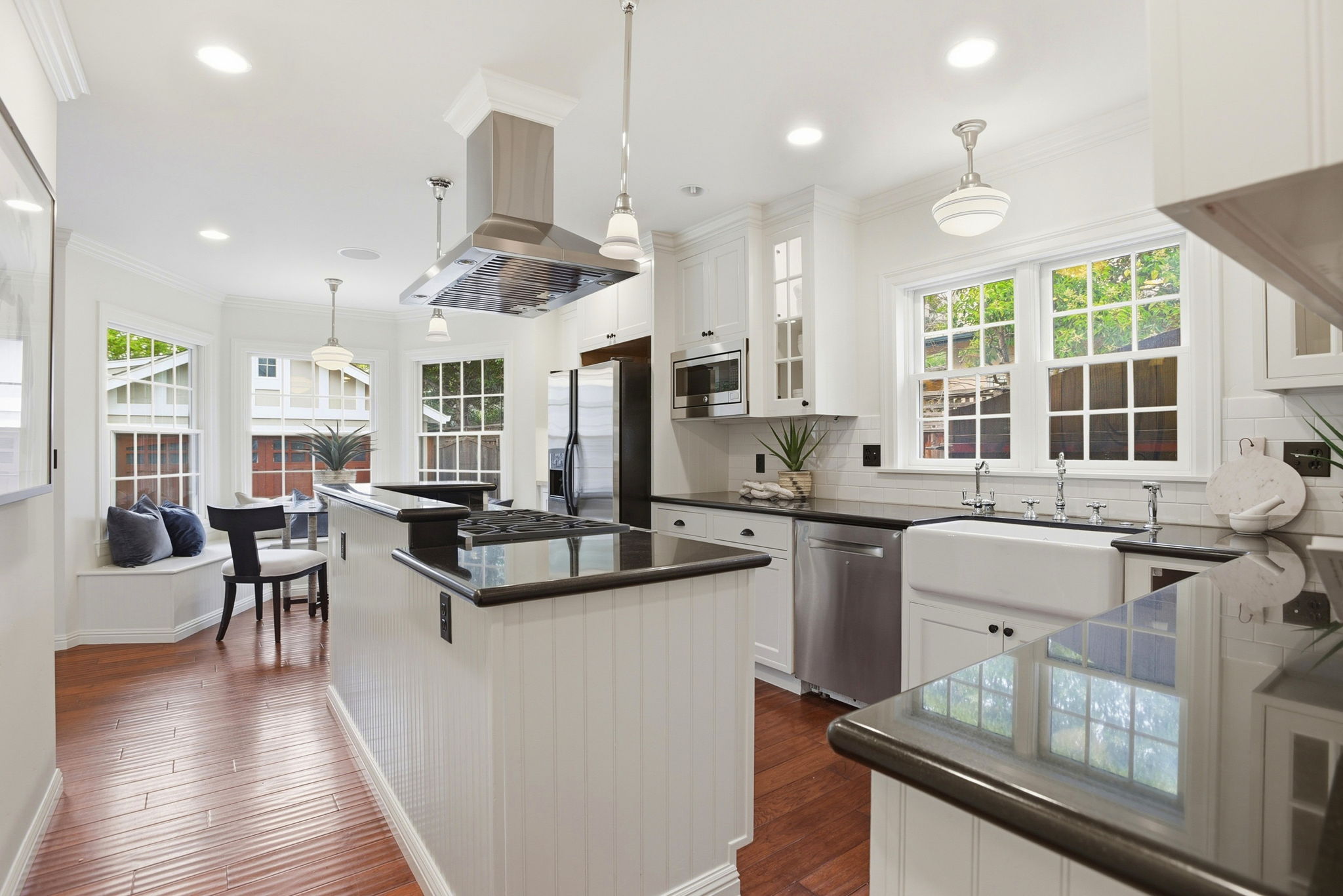015_F8_272 Grand St