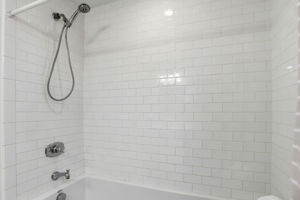 047_F8_272 Grand St