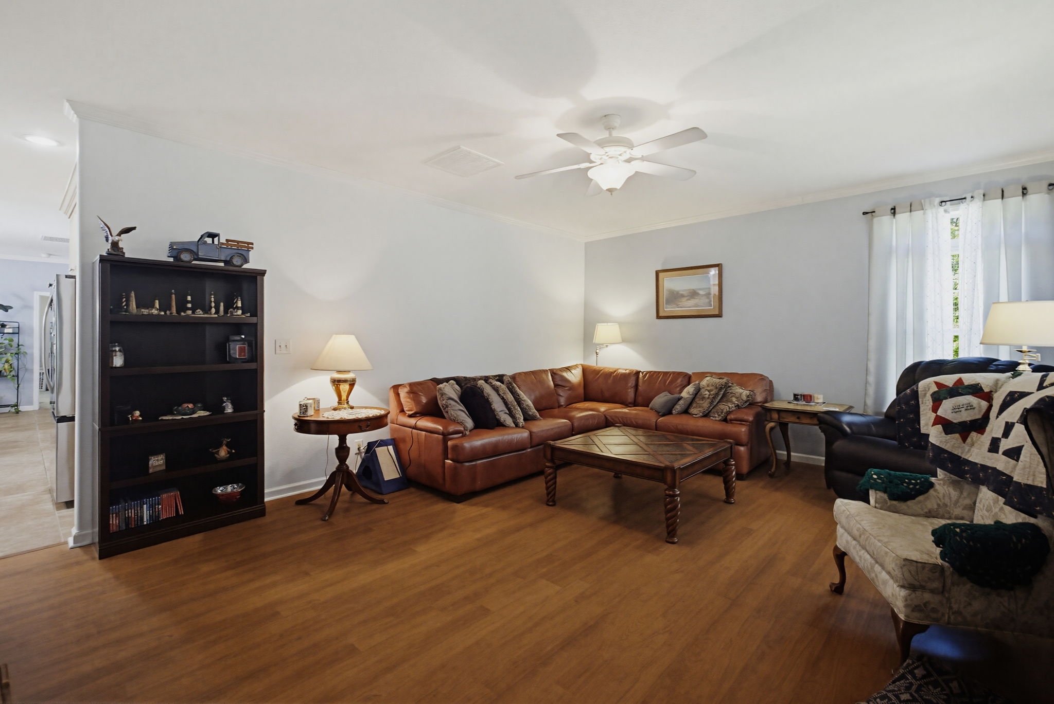 272 Victoria Cir-6