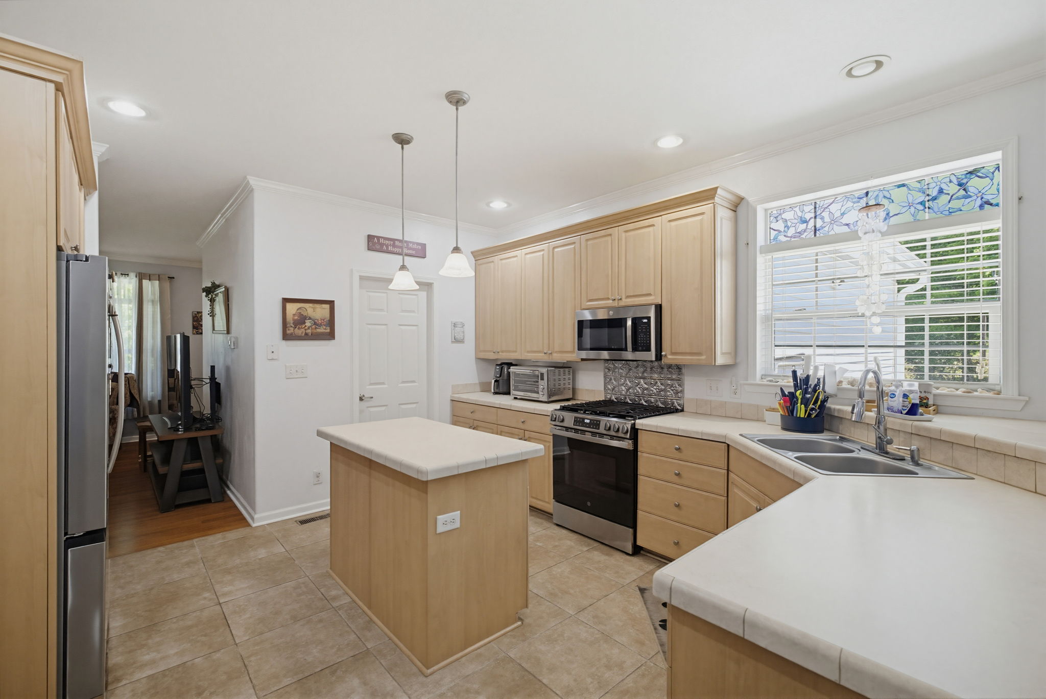 272 Victoria Cir-11