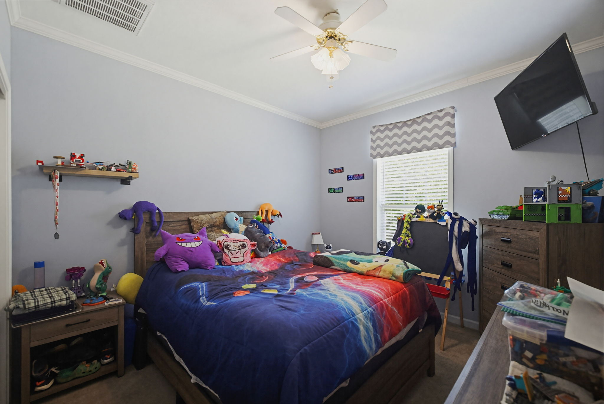 272 Victoria Cir-24