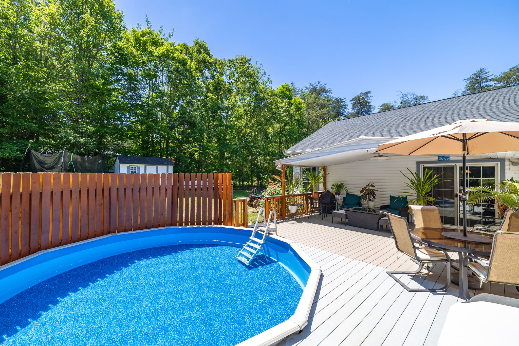 272 Victoria Cir-27