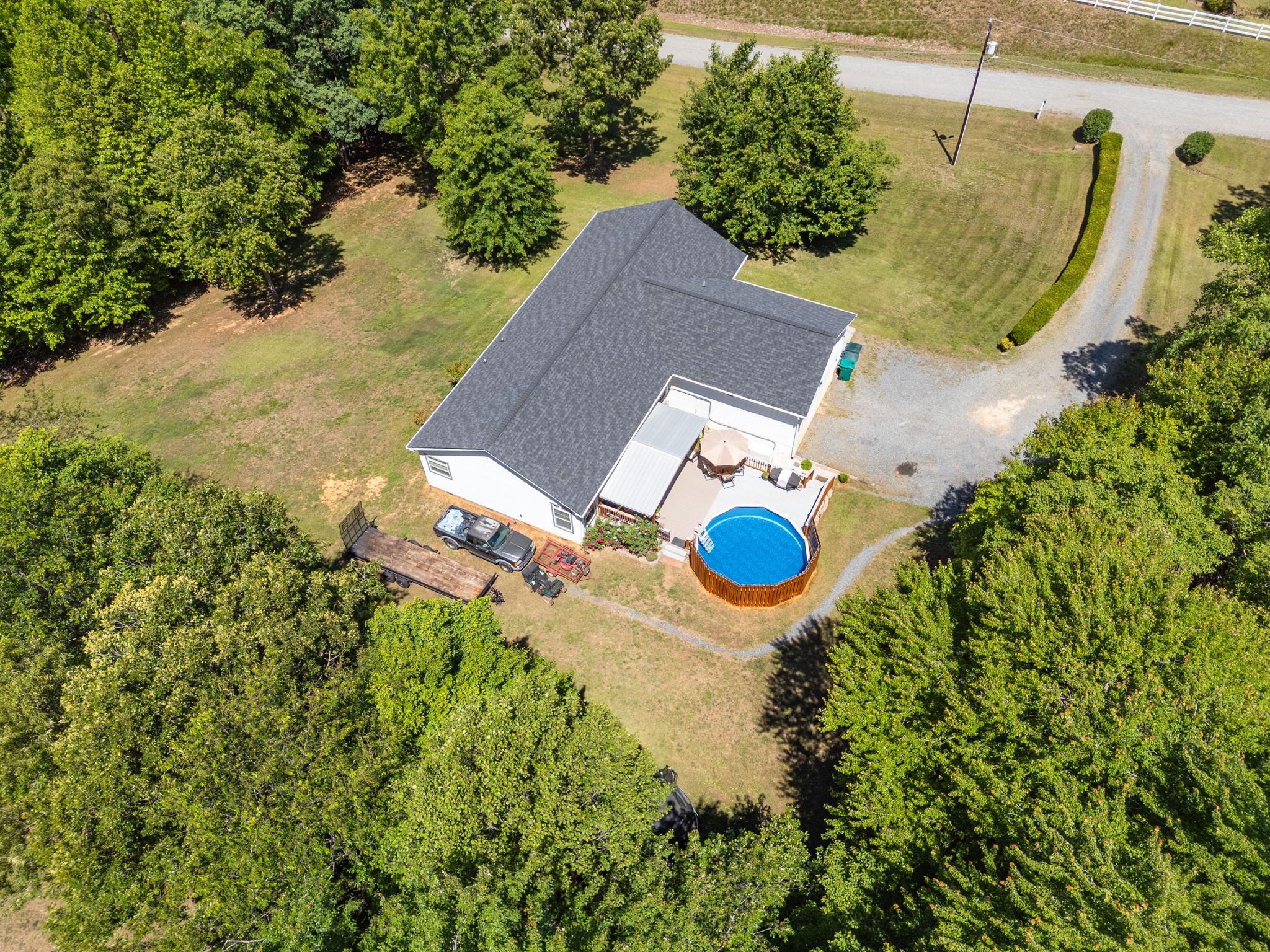 272 Victoria Cir-38