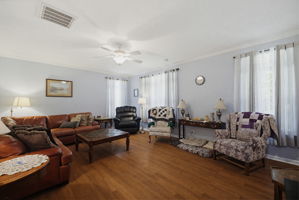 272 Victoria Cir-8