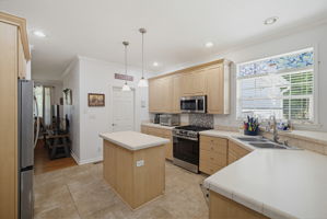 272 Victoria Cir-11