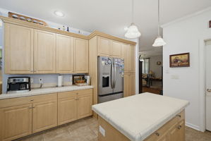 272 Victoria Cir-16
