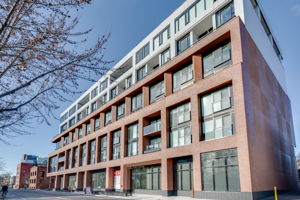 2720 Dundas St W 401, Toronto ON