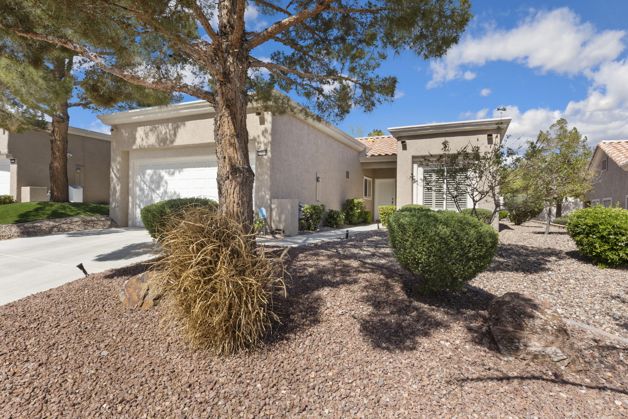 2721 Breakers Creek Dr, Las Vegas, NV 89134, USA Photo 2