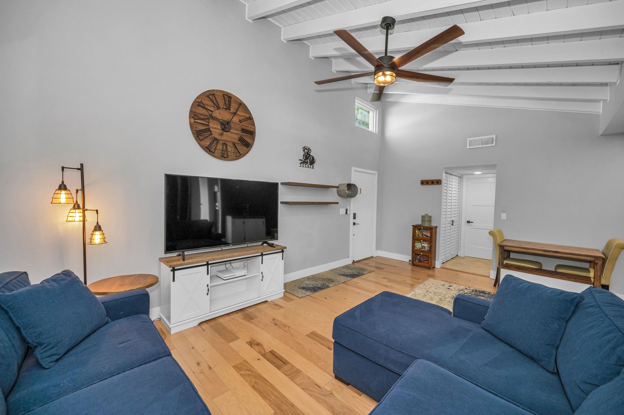Living Room5