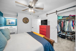 Primary Bedroom1c