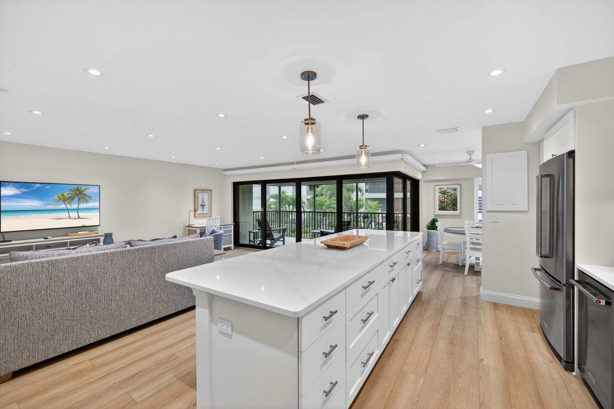 Kitchen 1 of 2