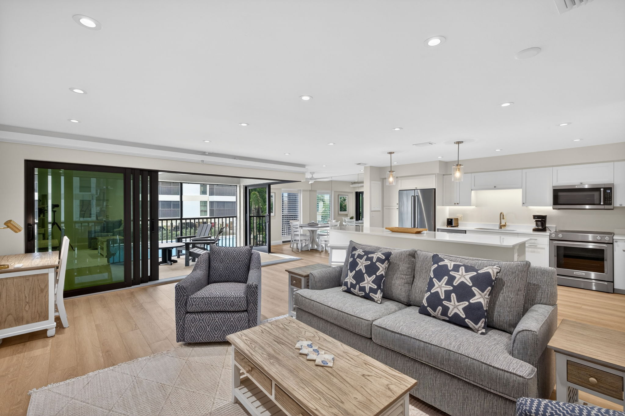 Living Room 7 of 7