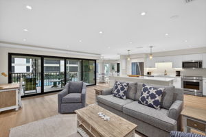 Living Room 6 of 7