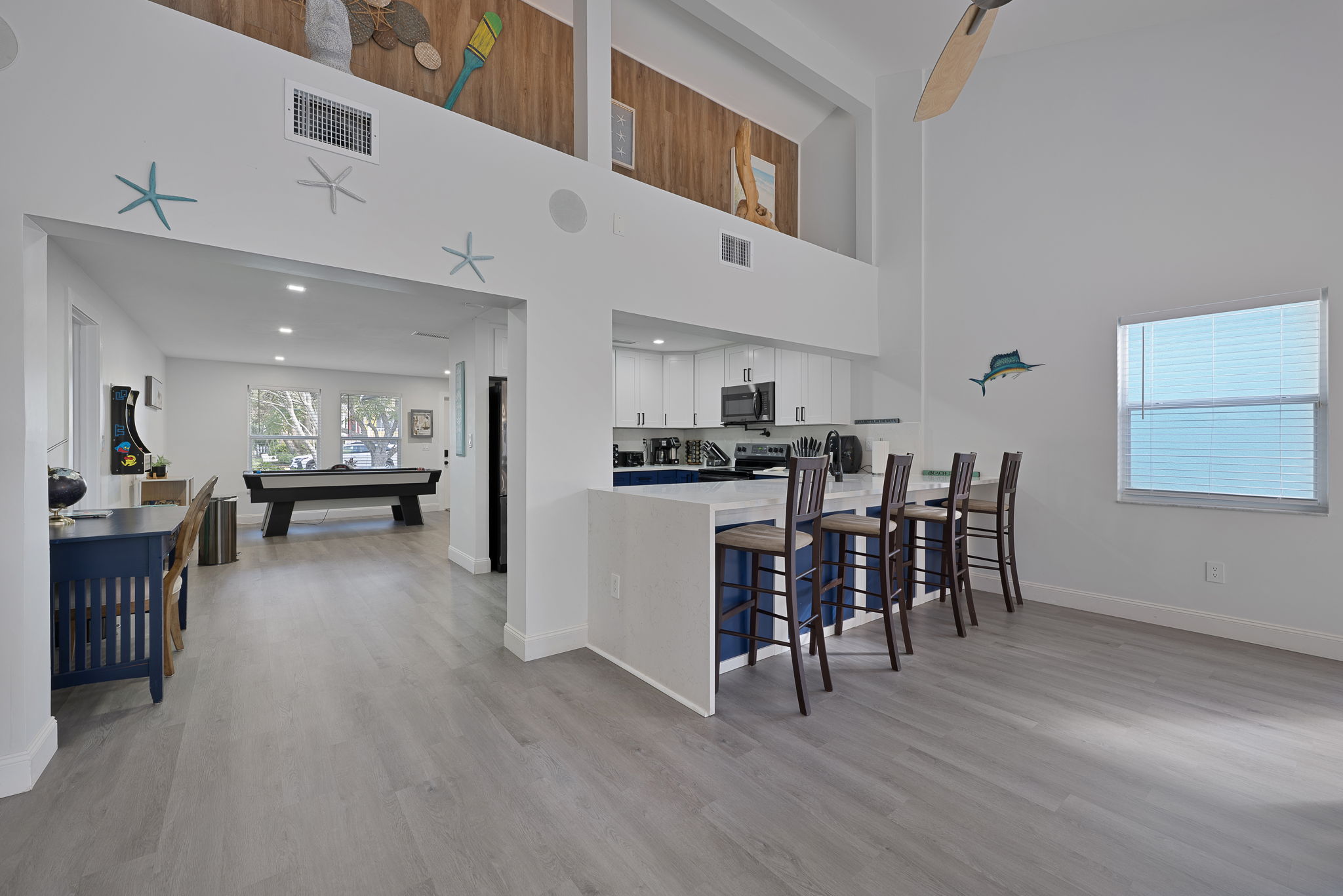 Breakfast Bar - Kitchen