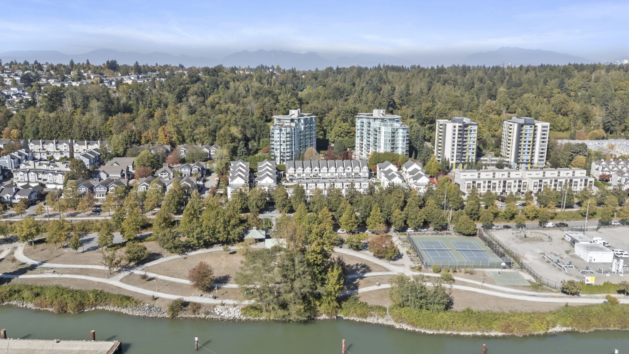  Photo 40