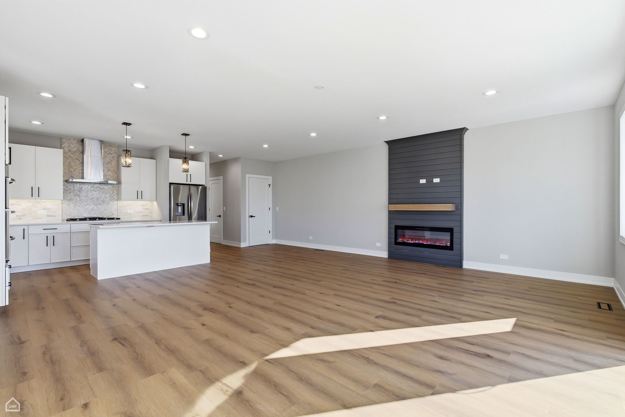 2724 Budd St - Karen Biazar_CHP2026_008