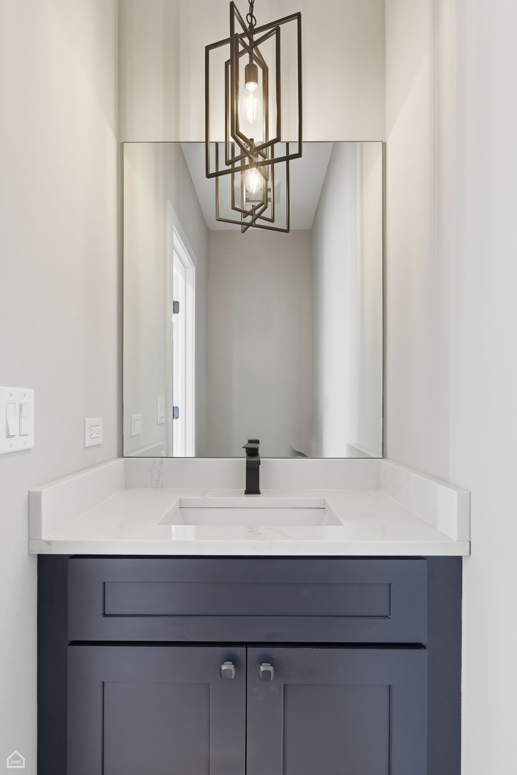 2724 Budd St - Karen Biazar_CHP2026_016