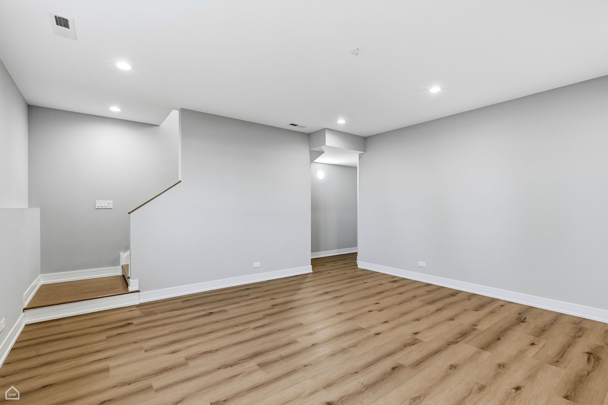 2724 Budd St - Karen Biazar_CHP2026_027