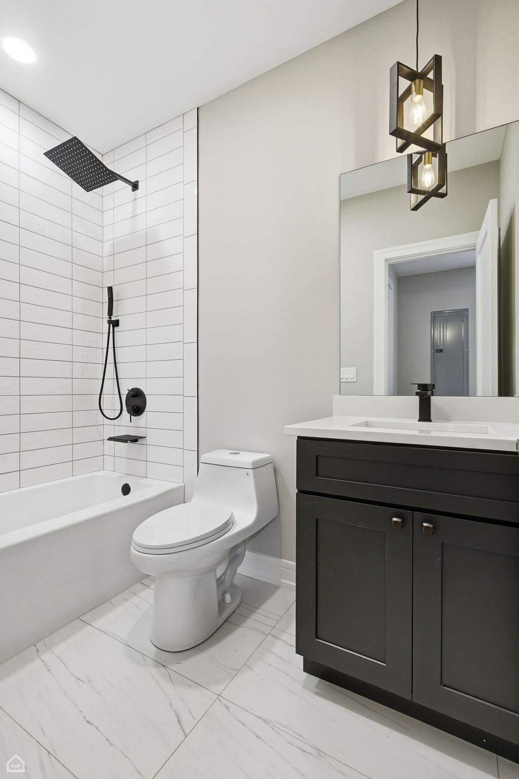 2724 Budd St - Karen Biazar_CHP2026_030