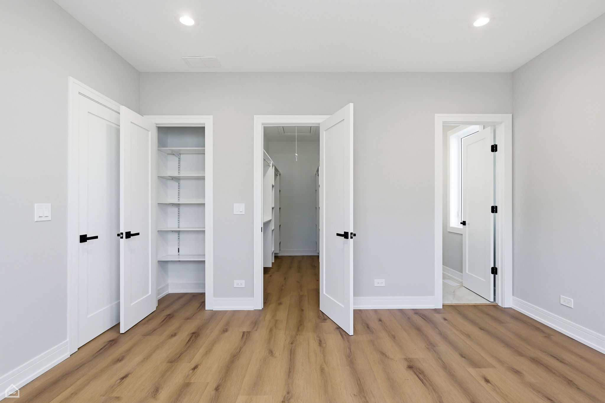 2724 Budd St - Karen Biazar_CHP2026_037