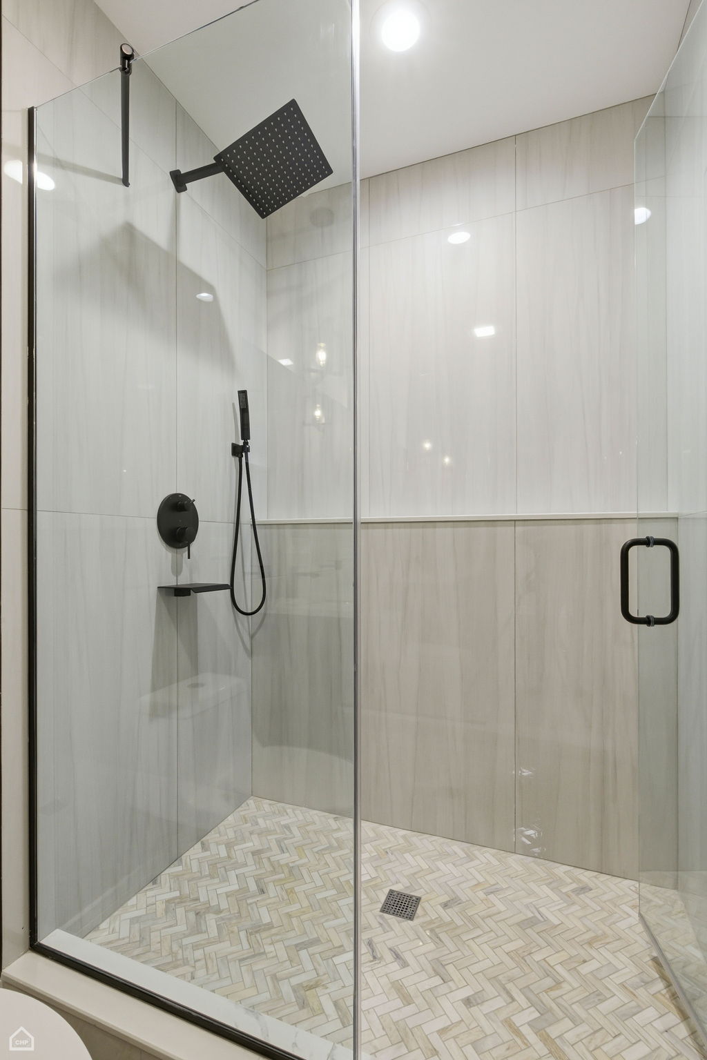 2724 Budd St - Karen Biazar_CHP2026_042