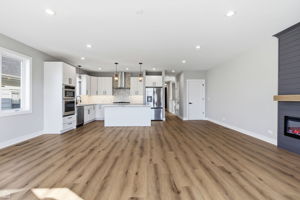 2724 Budd St - Karen Biazar_CHP2026_007