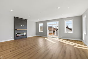 2724 Budd St - Karen Biazar_CHP2026_009