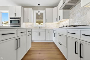 2724 Budd St - Karen Biazar_CHP2026_012