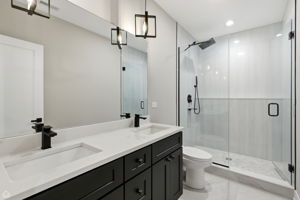 2724 Budd St - Karen Biazar_CHP2026_034