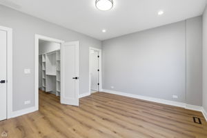 2724 Budd St - Karen Biazar_CHP2026_038