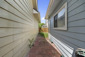  Photo 30