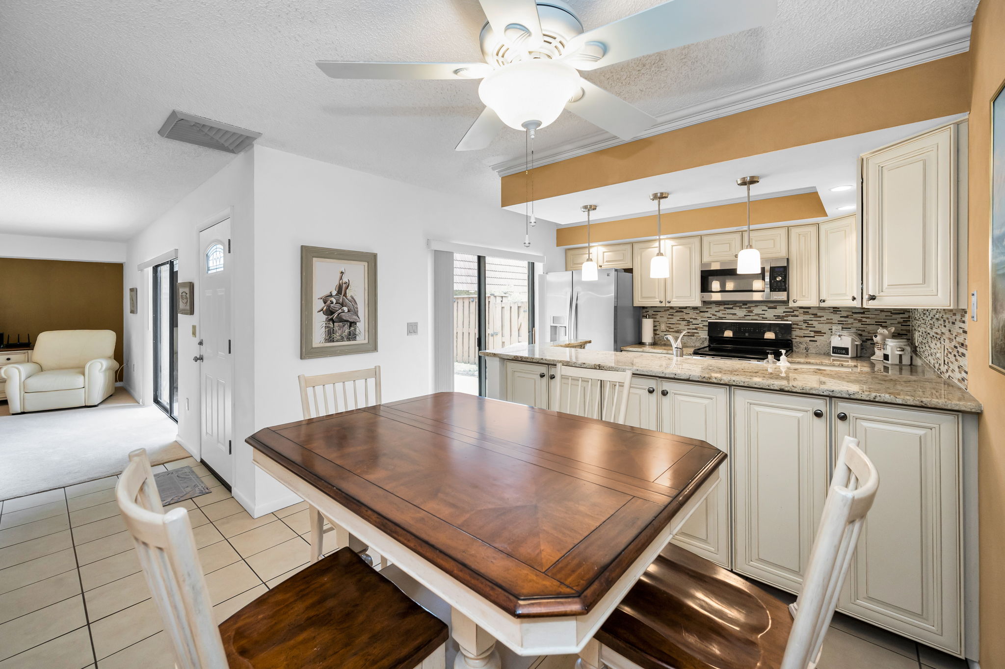Dining Room3