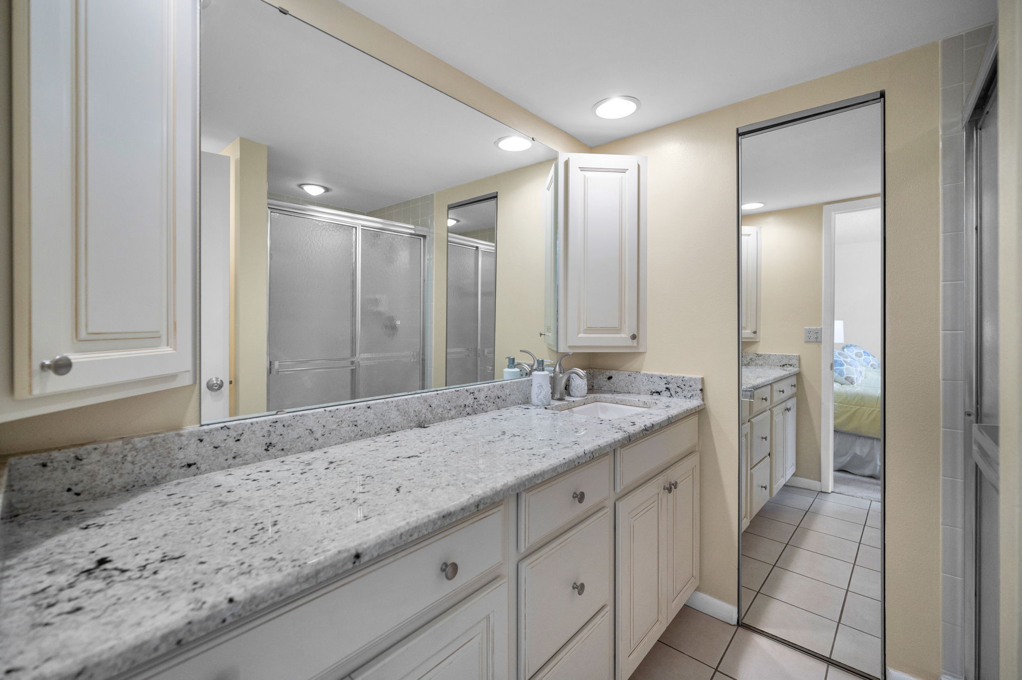 Upper Level Primary Bathroom