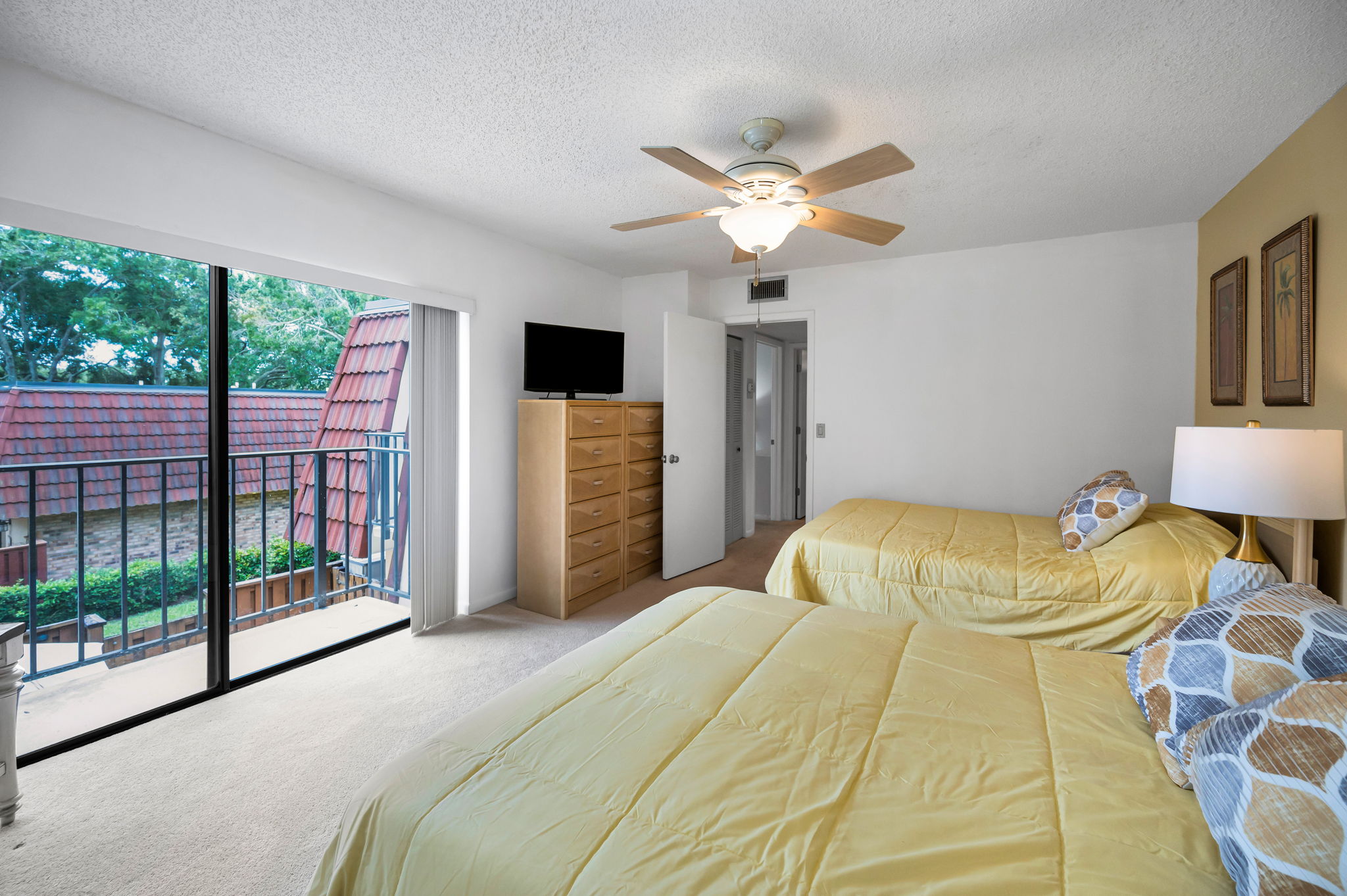 Upper Level Primary Bedroom1b