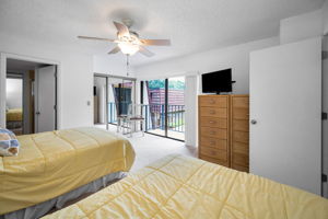 Upper Level Primary Bedroom1e