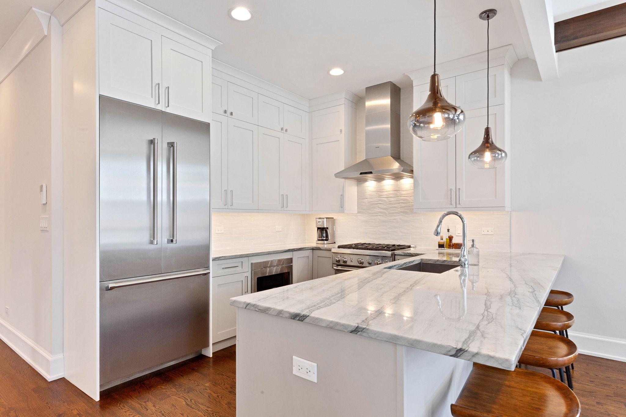 2725 N Wilton Ave 3_007