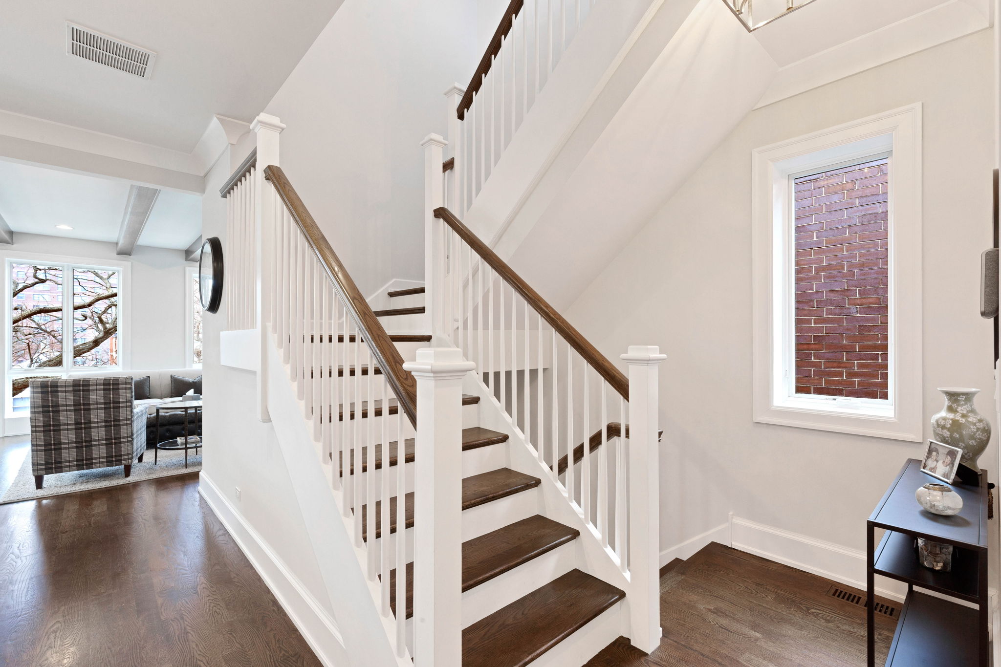 2725 N Wilton Ave 3_010