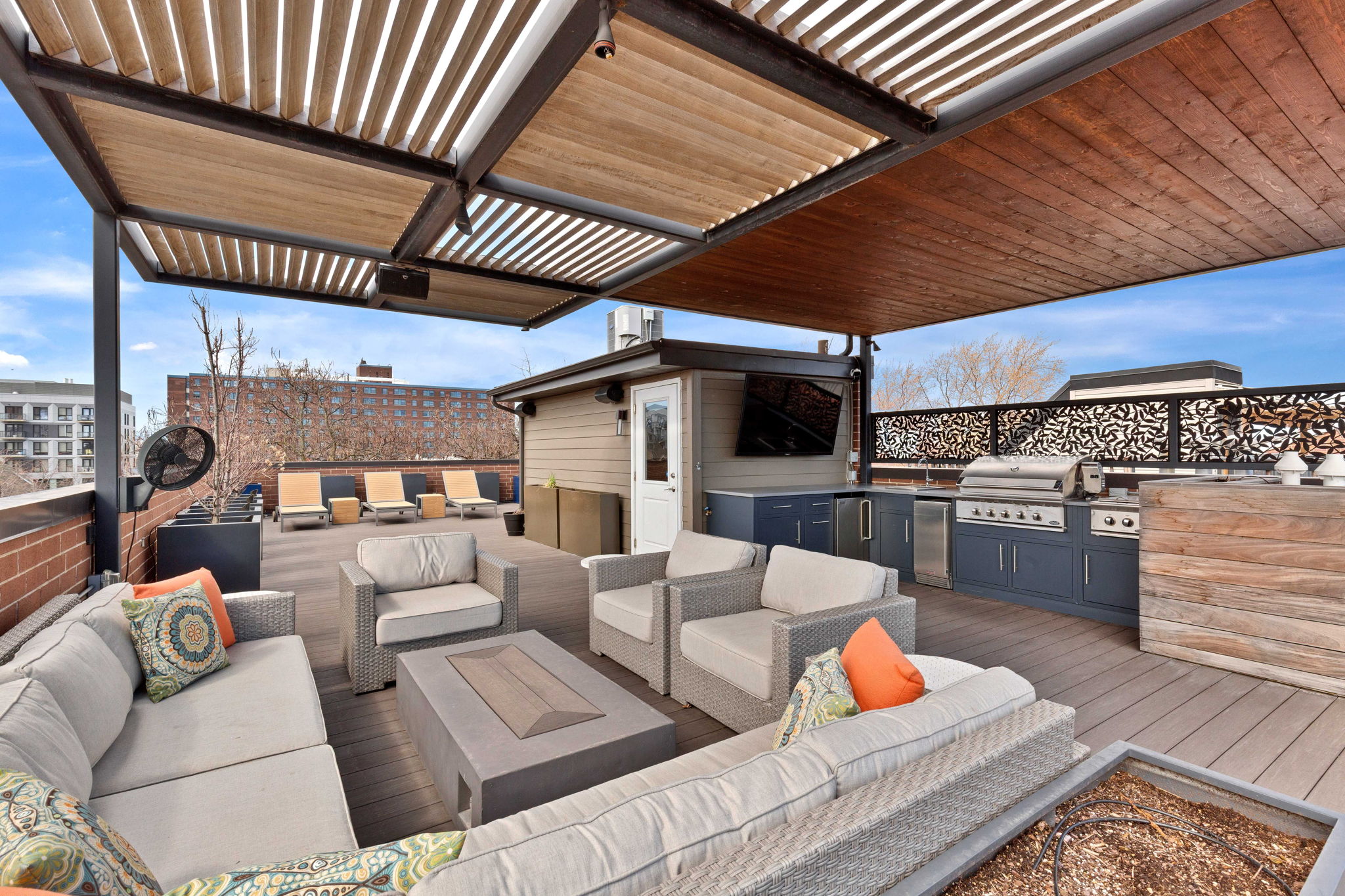 2725 N Wilton Ave 3_029
