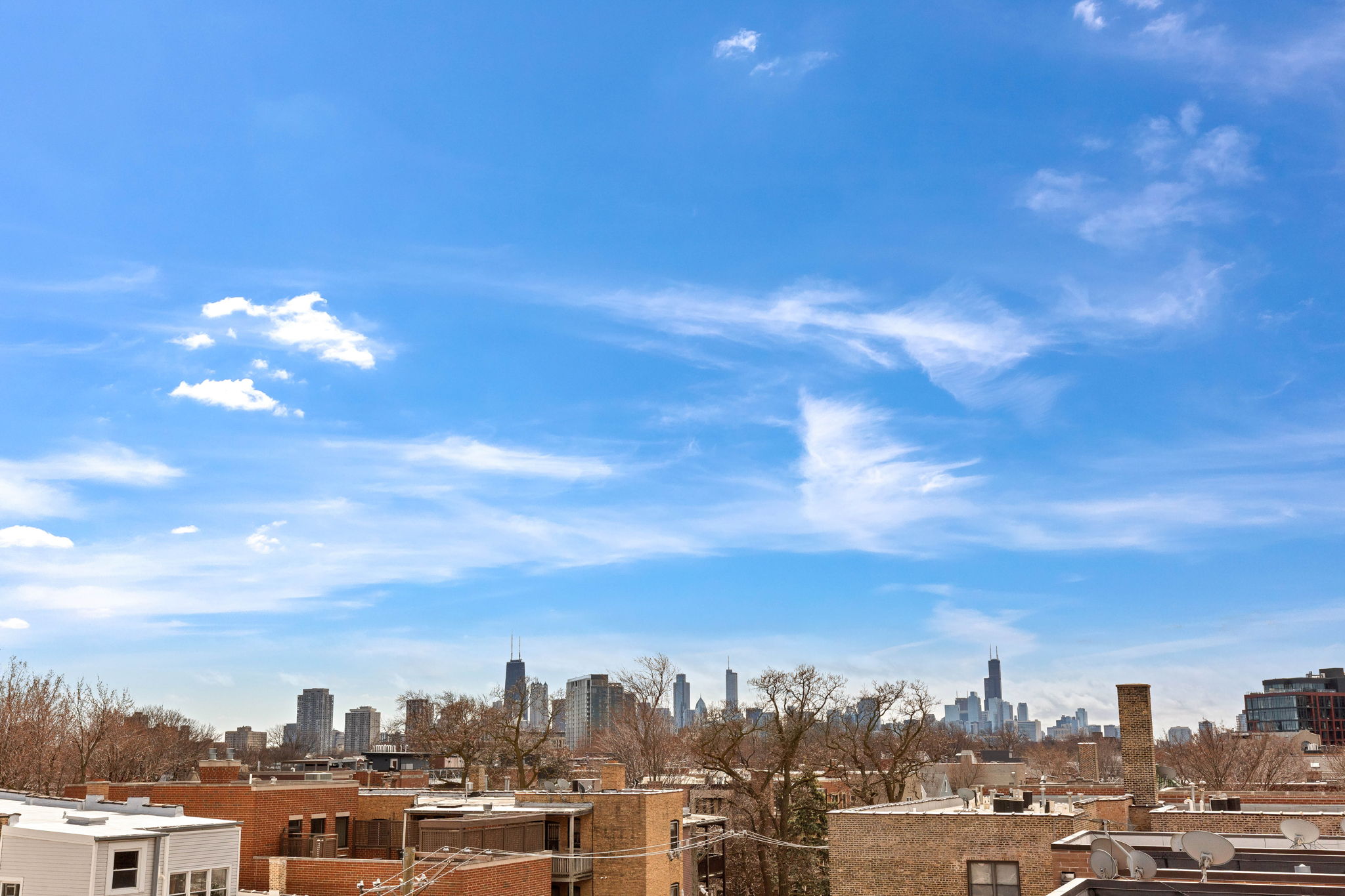 2725 N Wilton Ave 3_032