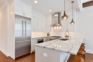 2725 N Wilton Ave 3_007