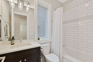 2725 N Wilton Ave 3_012