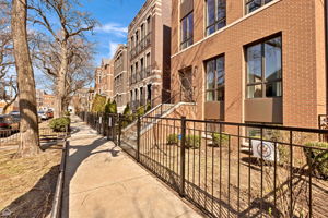 2725 N Wilton - Exterior_005