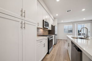 So Cal - The Knoll Community - 2726 Corzier Court Pomona CA 91767-014