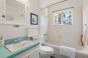 23 - Bathroom 2