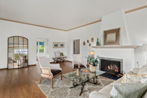 09 - Living Room