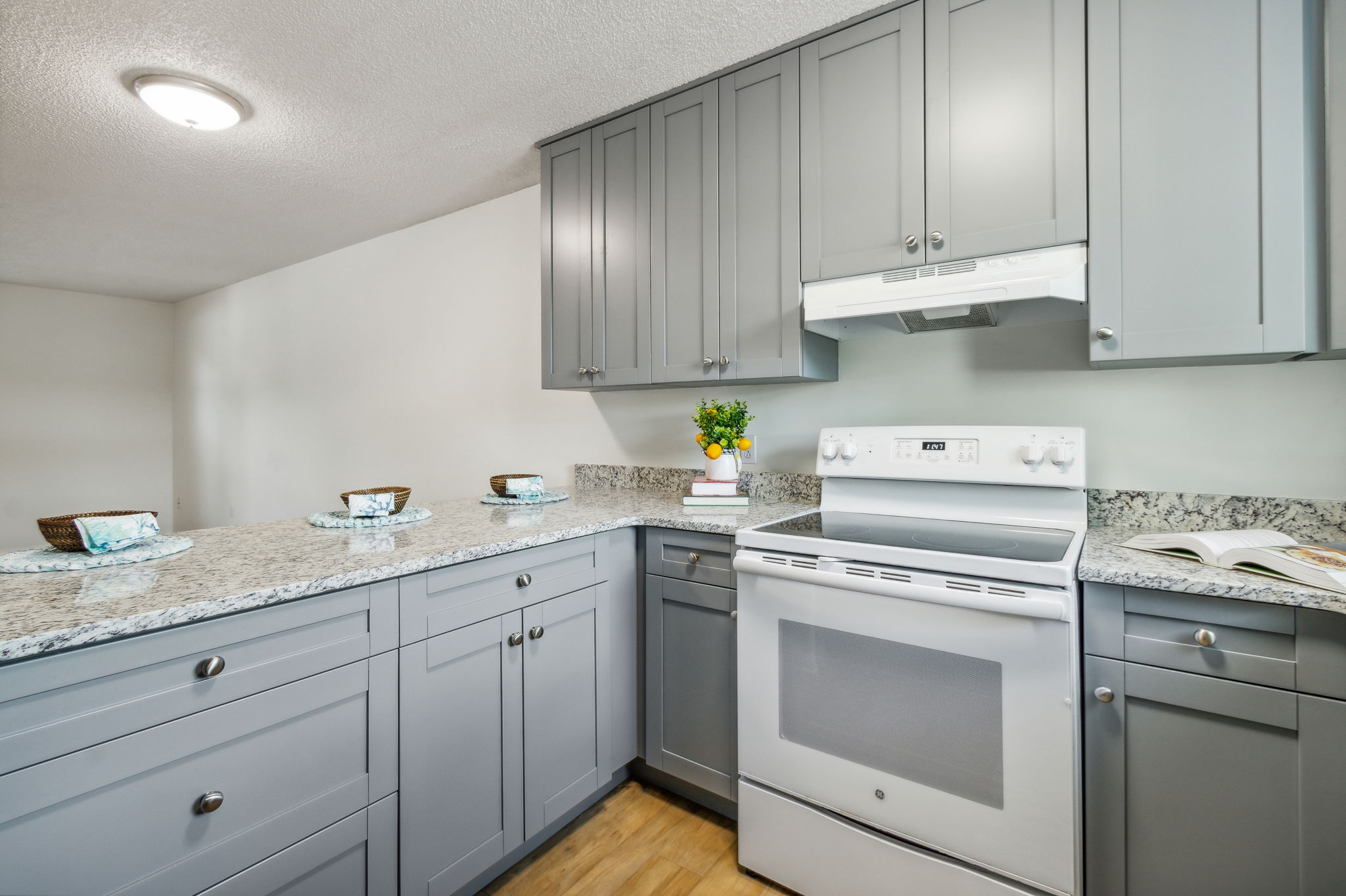 Lovely granite counters ...